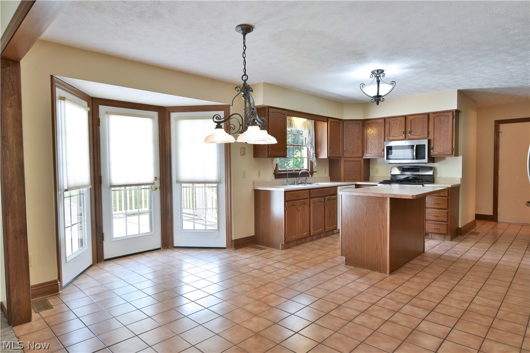 7629 South Raccoon Road Canfield, OH 44406 - Photo 14 of 35 Gallery Image 14