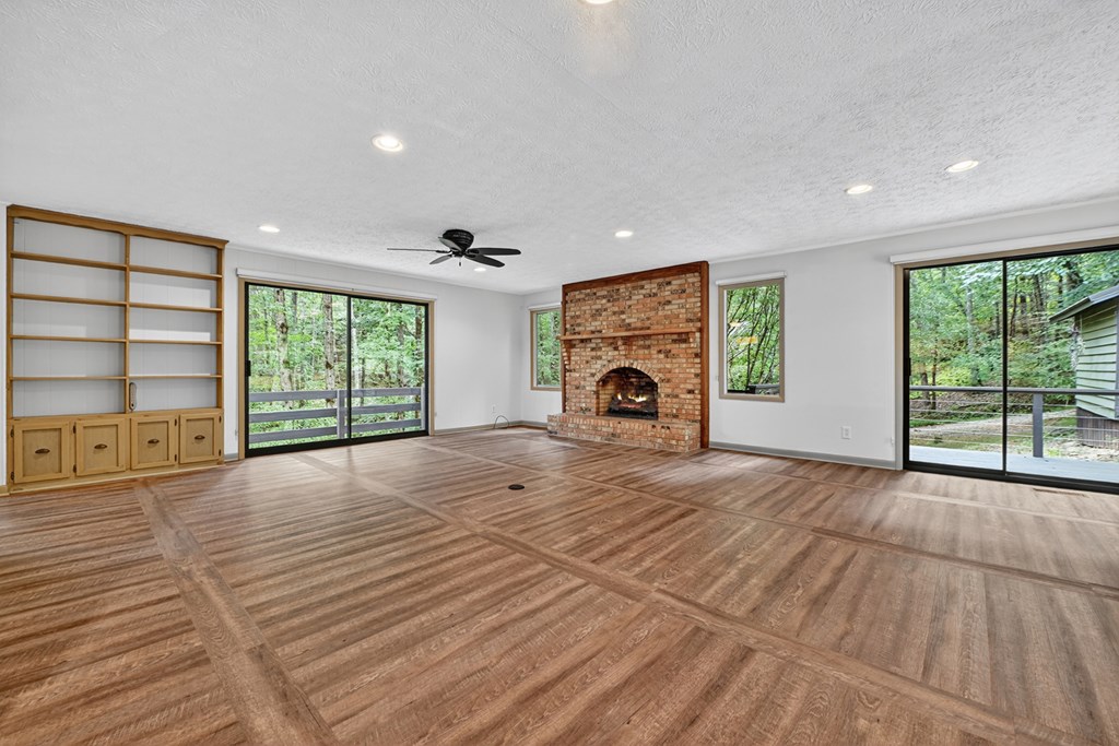 260 Flt Crk Crossing Blue Ridge, GA 30513 - Photo 2 of 64 Side Elevation with Steps