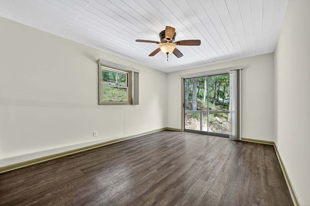 260 Flt Crk Crossing Blue Ridge, GA 30513 - Photo 40 of 64 Entry Foyer