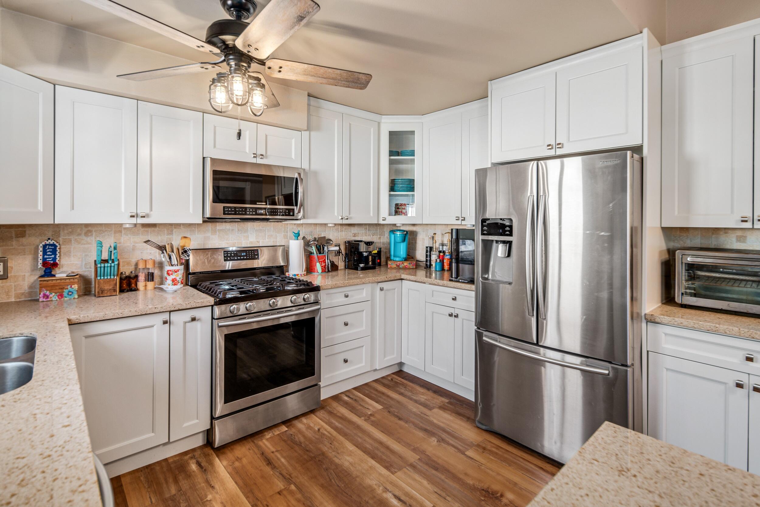 43308 Lookabout Road Lake Hughes, CA 93532 - Photo 11 of 37 Kitchen