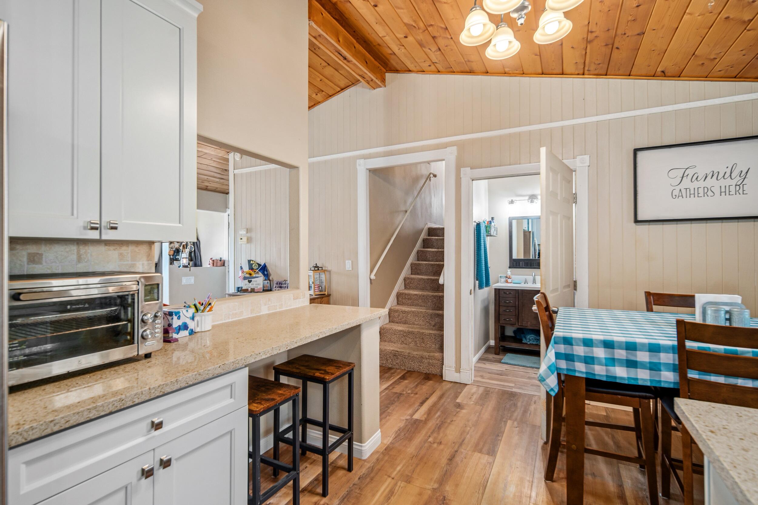43308 Lookabout Road Lake Hughes, CA 93532 - Photo 12 of 37 Kitchen Dining