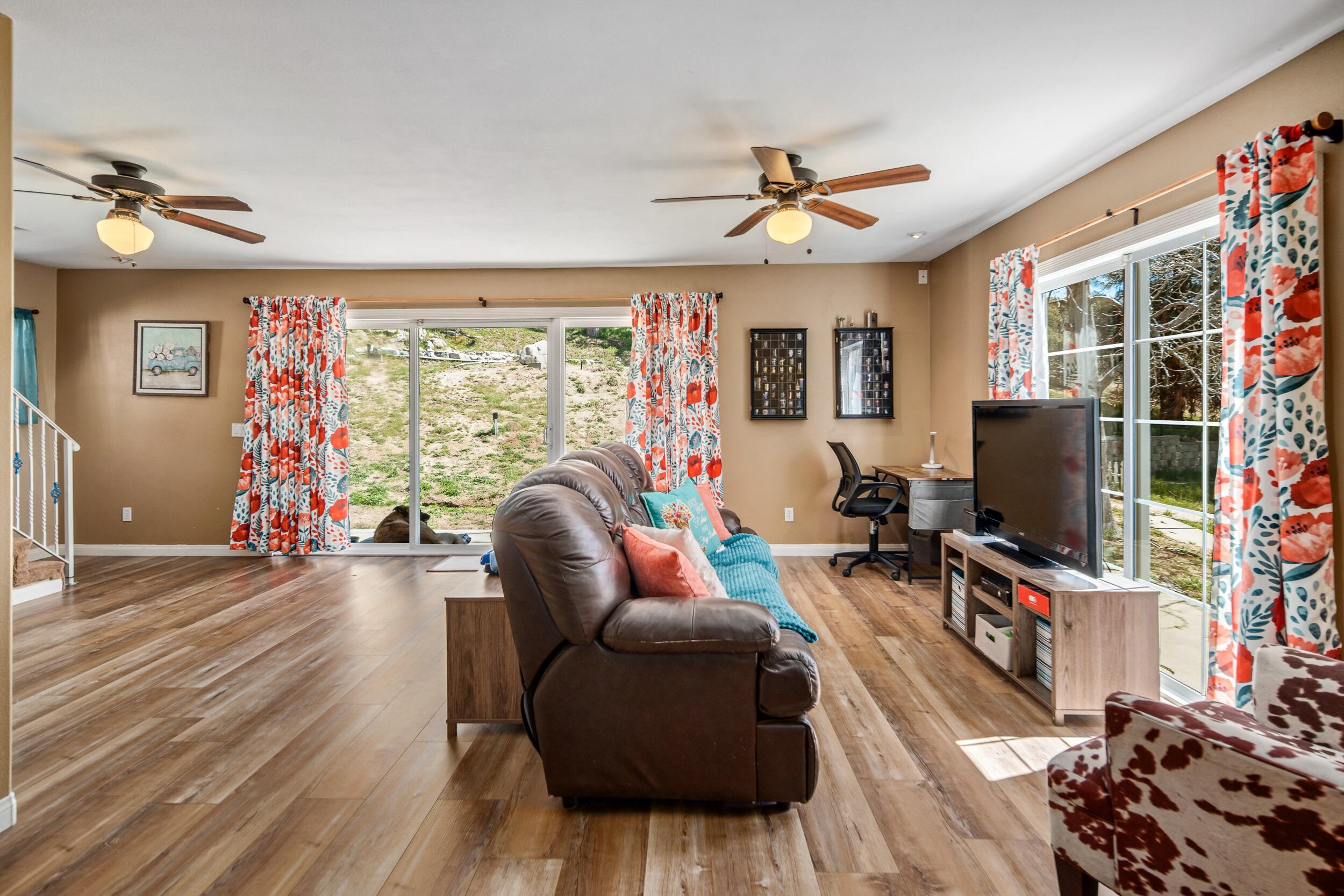 43308 Lookabout Road Lake Hughes, CA 93532 - Photo 5 of 37 Family room