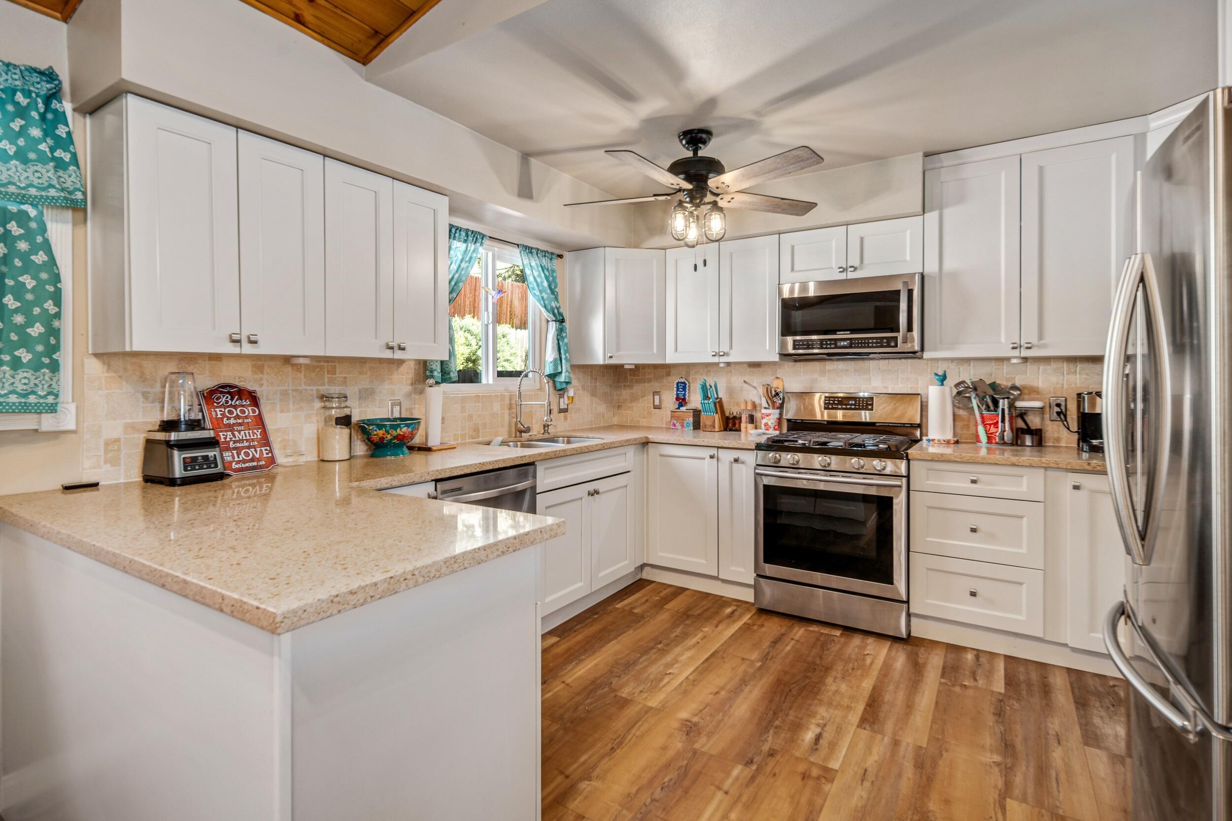 43308 Lookabout Road Lake Hughes, CA 93532 - Photo 9 of 37 Kitchen