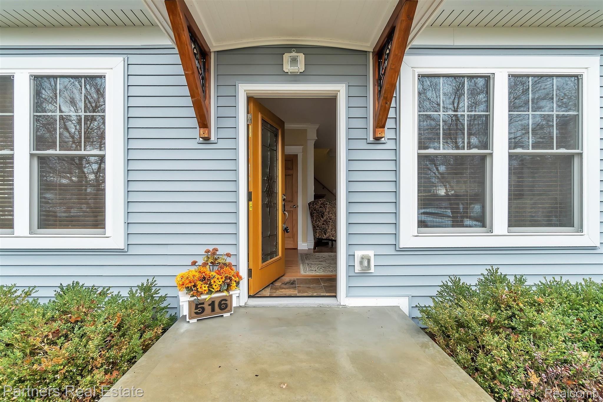 516 Maple Street Howell, MI 48843 - Photo 6 of 42 05-516 Maple St-windowstill-realest.jpg
