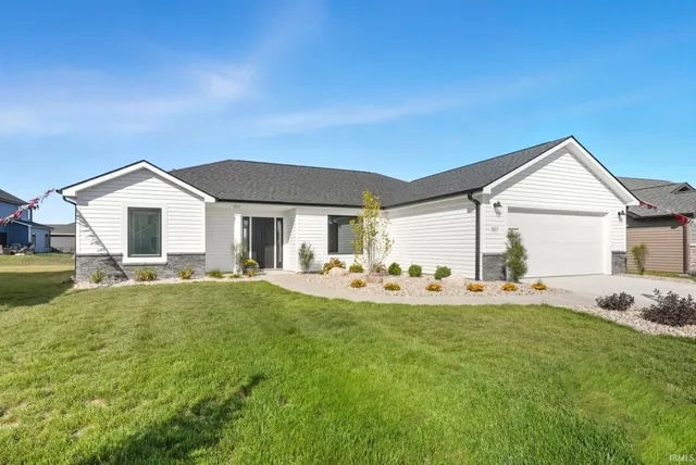 $369,900 | 15433 Brimwillow Drive, Huntertown, IN 46748