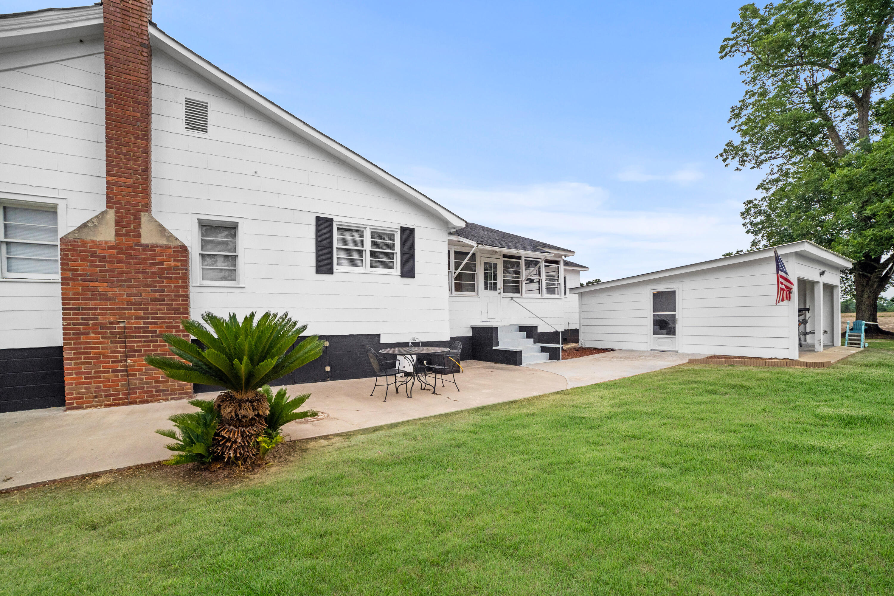 1211 Whisperwood Road Cameron, SC 29030 - Photo 4 of 37 4