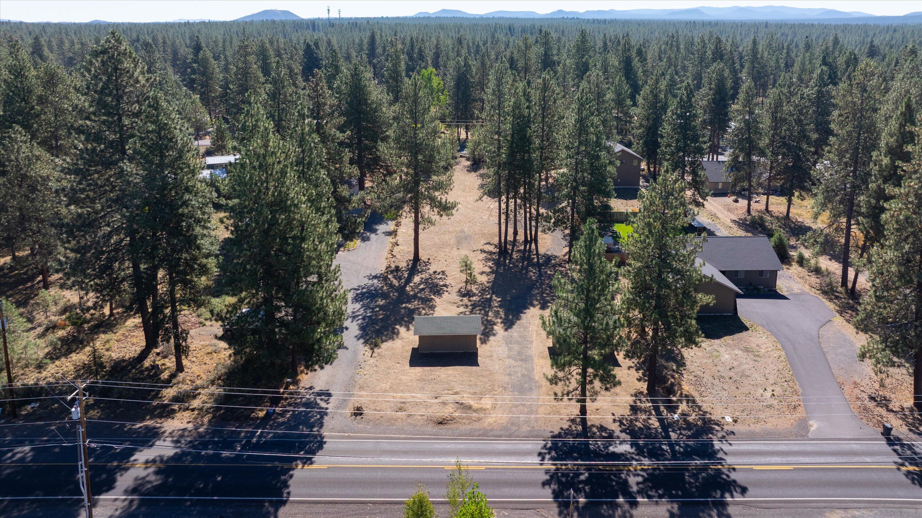 60272 Cinder Butte Road Bend, OR 97702 - Photo 6 of 26 03-20250916 JILL ROSELL-3