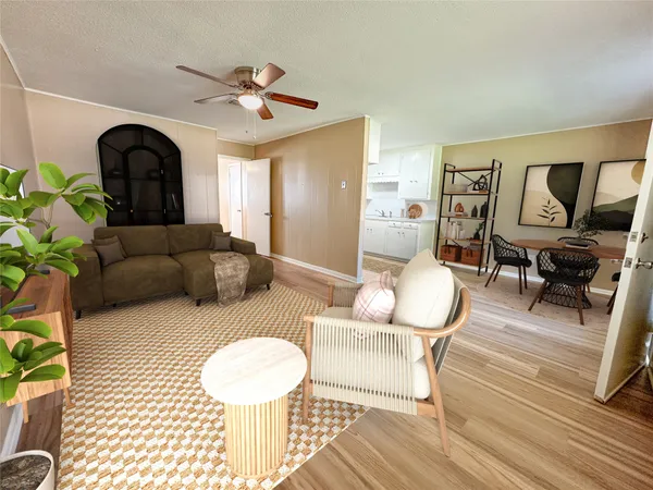 $775 | 105 Heatonville Drive, Unit 5, Huntsville, TX 77320