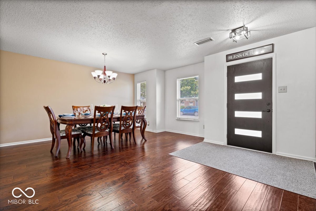 12667 Courage Crossing Fishers, IN 46037 - Photo 8 of 31