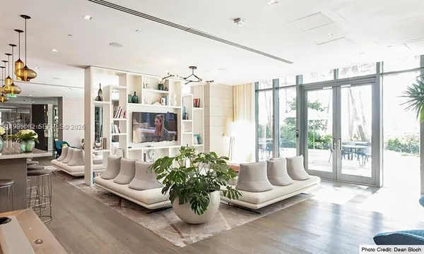 $880,000 | 650 Northeast 32nd Street, Unit 2406, Miami, FL 33137