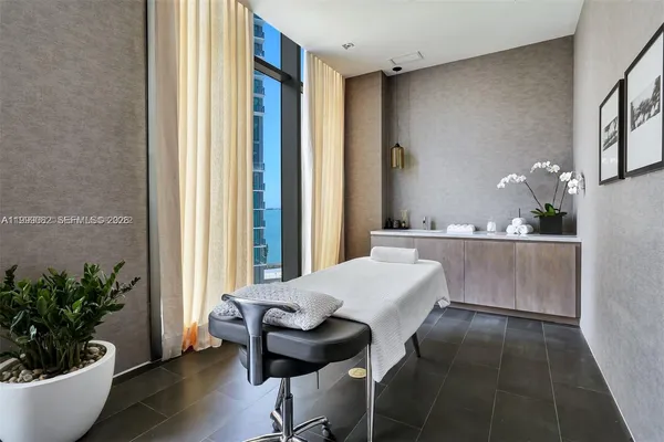 $880,000 | 650 Northeast 32nd Street, Unit 2406, Miami, FL 33137