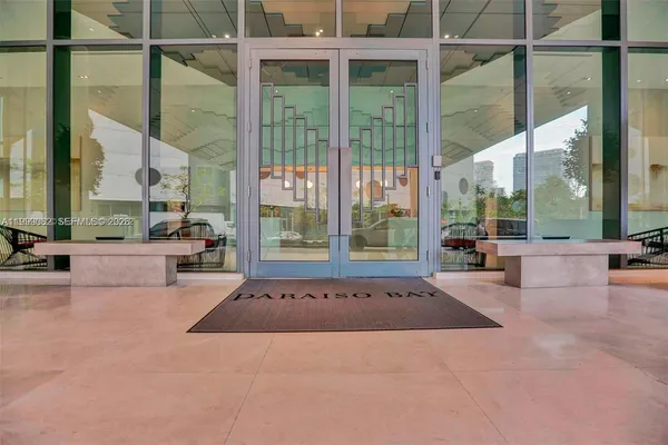 $880,000 | 650 Northeast 32nd Street, Unit 2406, Miami, FL 33137