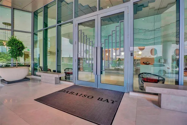 $880,000 | 650 Northeast 32nd Street, Unit 2406, Miami, FL 33137