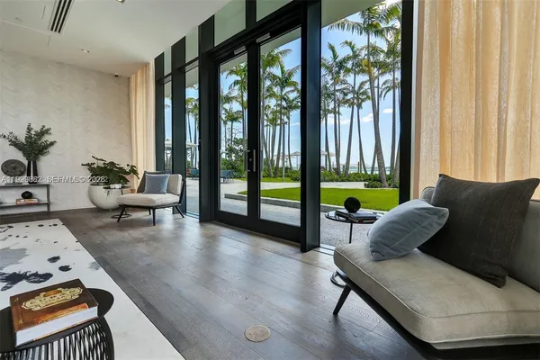 $880,000 | 650 Northeast 32nd Street, Unit 2406, Miami, FL 33137