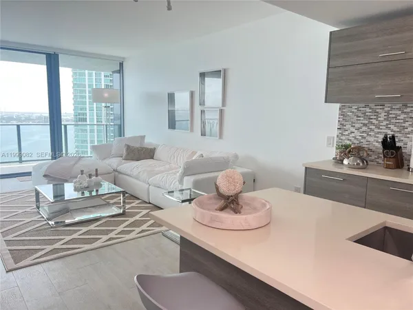 $880,000 | 650 Northeast 32nd Street, Unit 2406, Miami, FL 33137