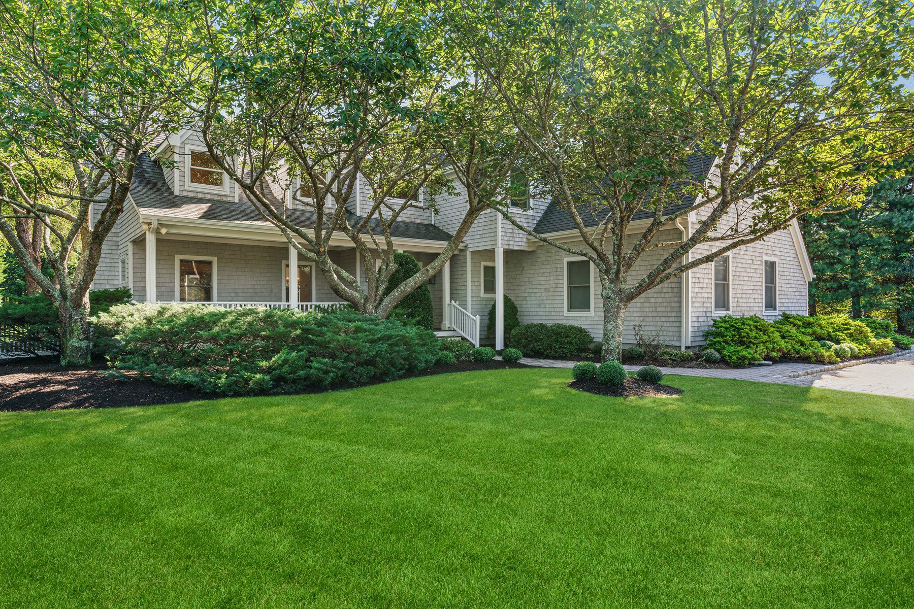 33 Post Fields Lane Quogue, NY 11959 - Photo 2 of 32