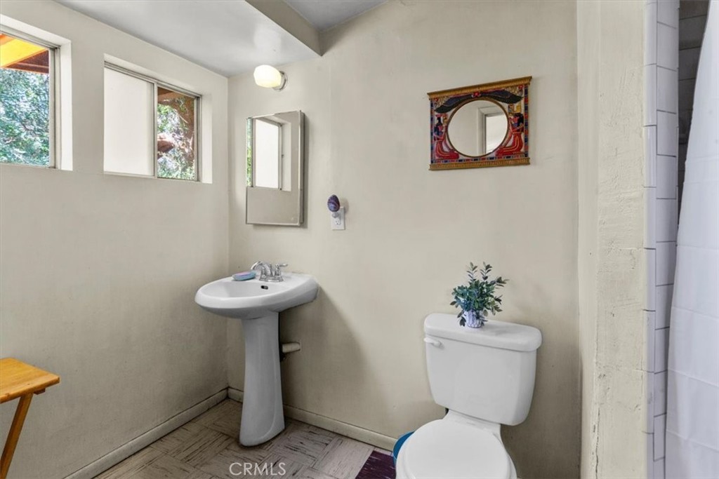 1768 Wright Street Pomona, CA 91766 - Photo 27 of 31 Master bathroom