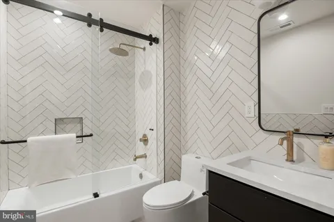 $16,000 | 1115 Rhode Island Avenue Northwest, Washington, DC 20005