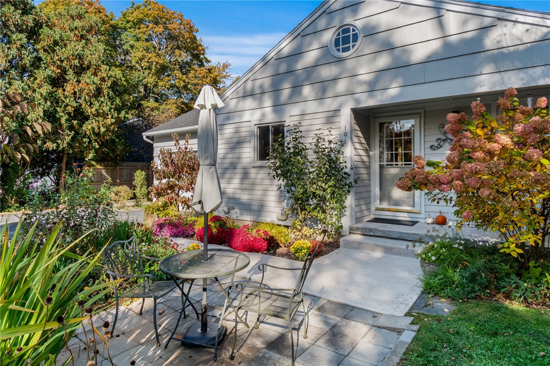 191 Pleasant Way Perinton, NY 14526 - Photo 3 of 26