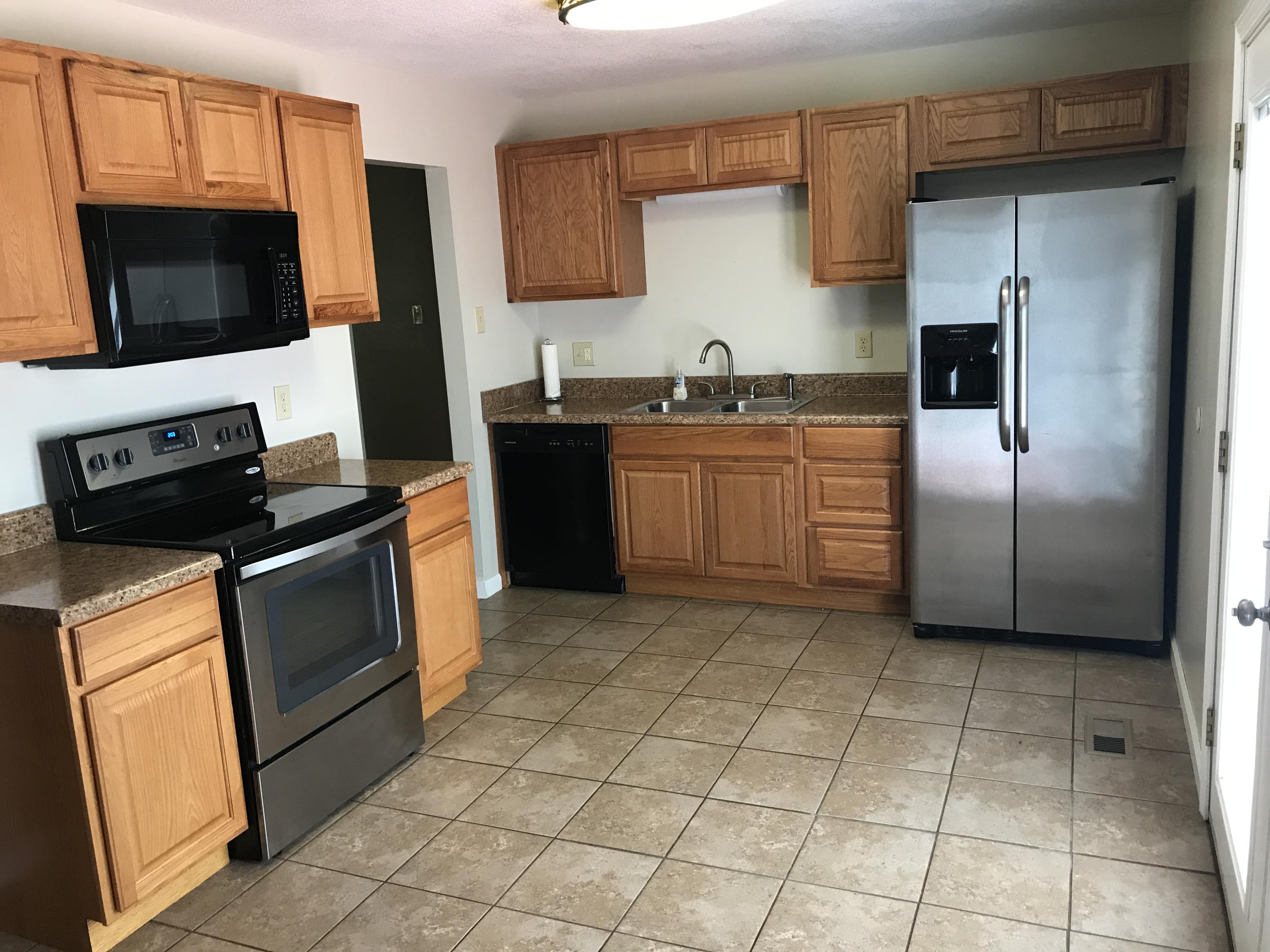 3427 Ralph Phelps Road Louisville, TN 37777 - Photo 7 of 34 Eat-in kitchen