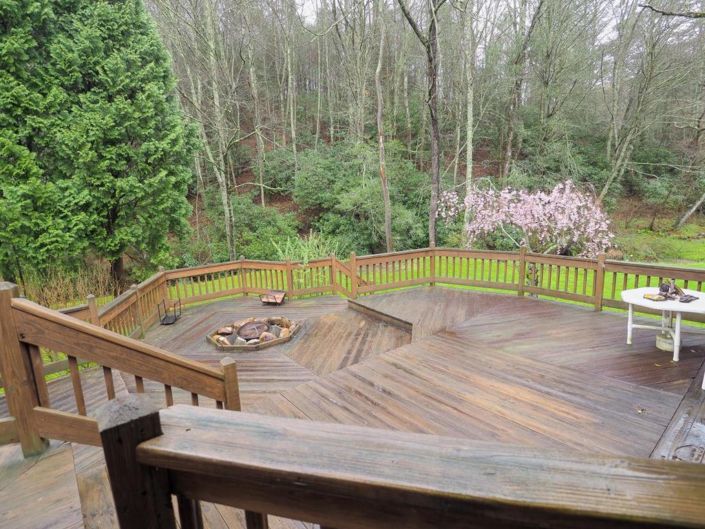 980 Homestead Road Hillsville, VA 24343 - Photo 7 of 68 Gallery Image 7