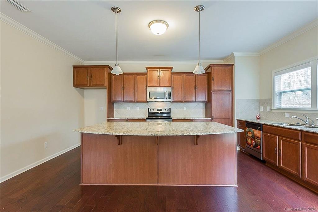 8423 Lustre Road Charlotte, NC 28215 - Photo 7 of 17 Gallery Image 7