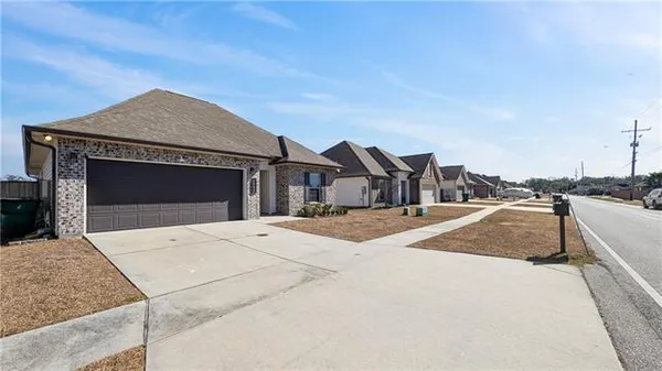 $2,500 | 4645 Ames Boulevard, Marrero, LA 70072