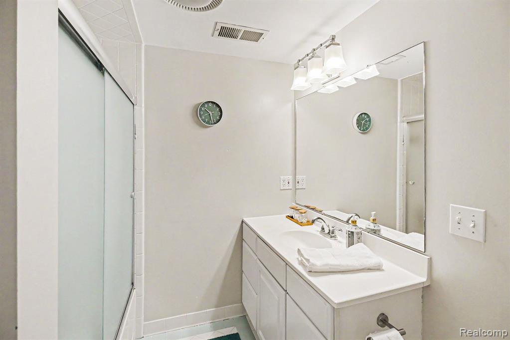 678 Summit Ridge Drive Milford, MI 48381 - Photo 22 of 28
