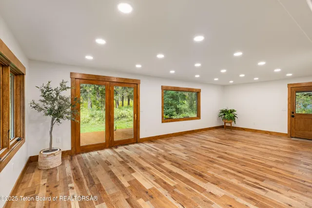 $1,050,000 | 285 Spruce Street, Alpine, WY 83128