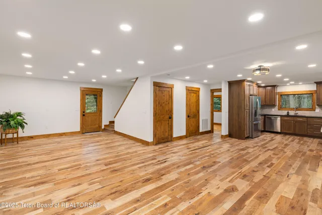 $1,050,000 | 285 Spruce Street, Alpine, WY 83128