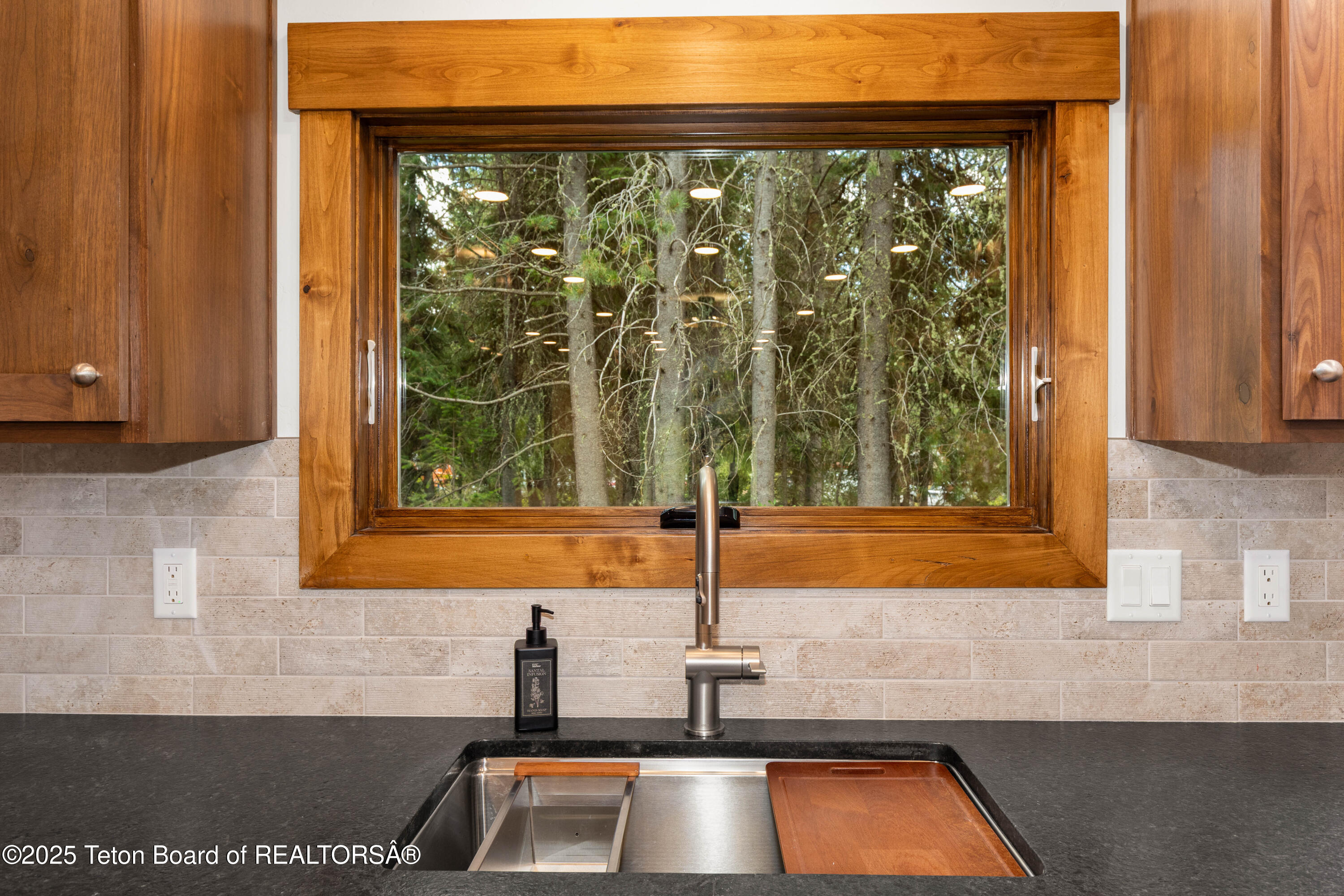 285 Spruce Street Alpine, WY 83128 - Photo 18 of 40 285 Spruce_IMG_5116