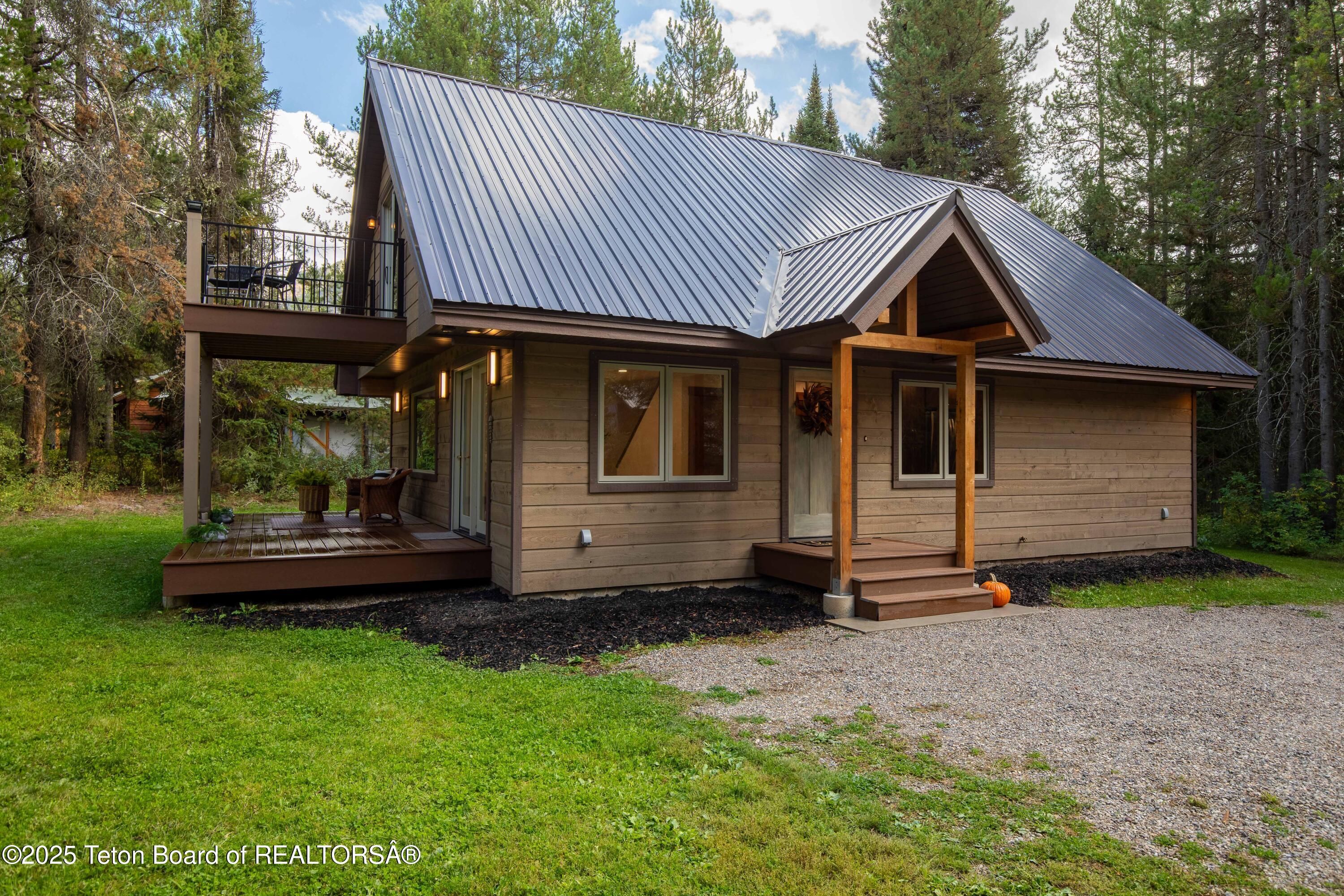 285 Spruce Street Alpine, WY 83128 - Photo 2 of 40 285 Spruce_IMG_5072-HDR