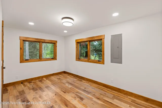 $1,050,000 | 285 Spruce Street, Alpine, WY 83128