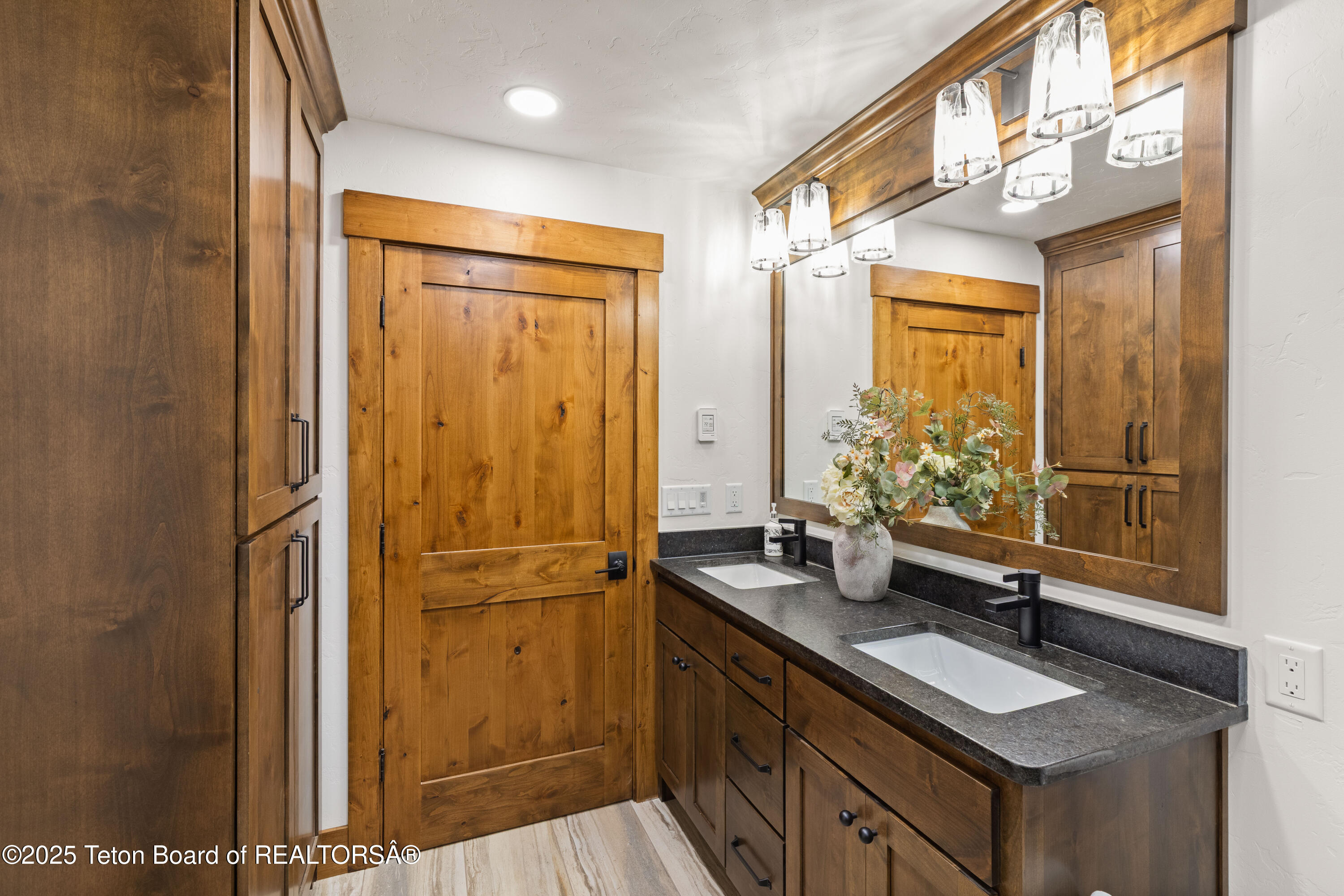 285 Spruce Street Alpine, WY 83128 - Photo 23 of 40 285 Spruce_IMG_4954