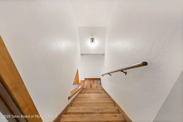 $1,050,000 | 285 Spruce Street, Alpine, WY 83128