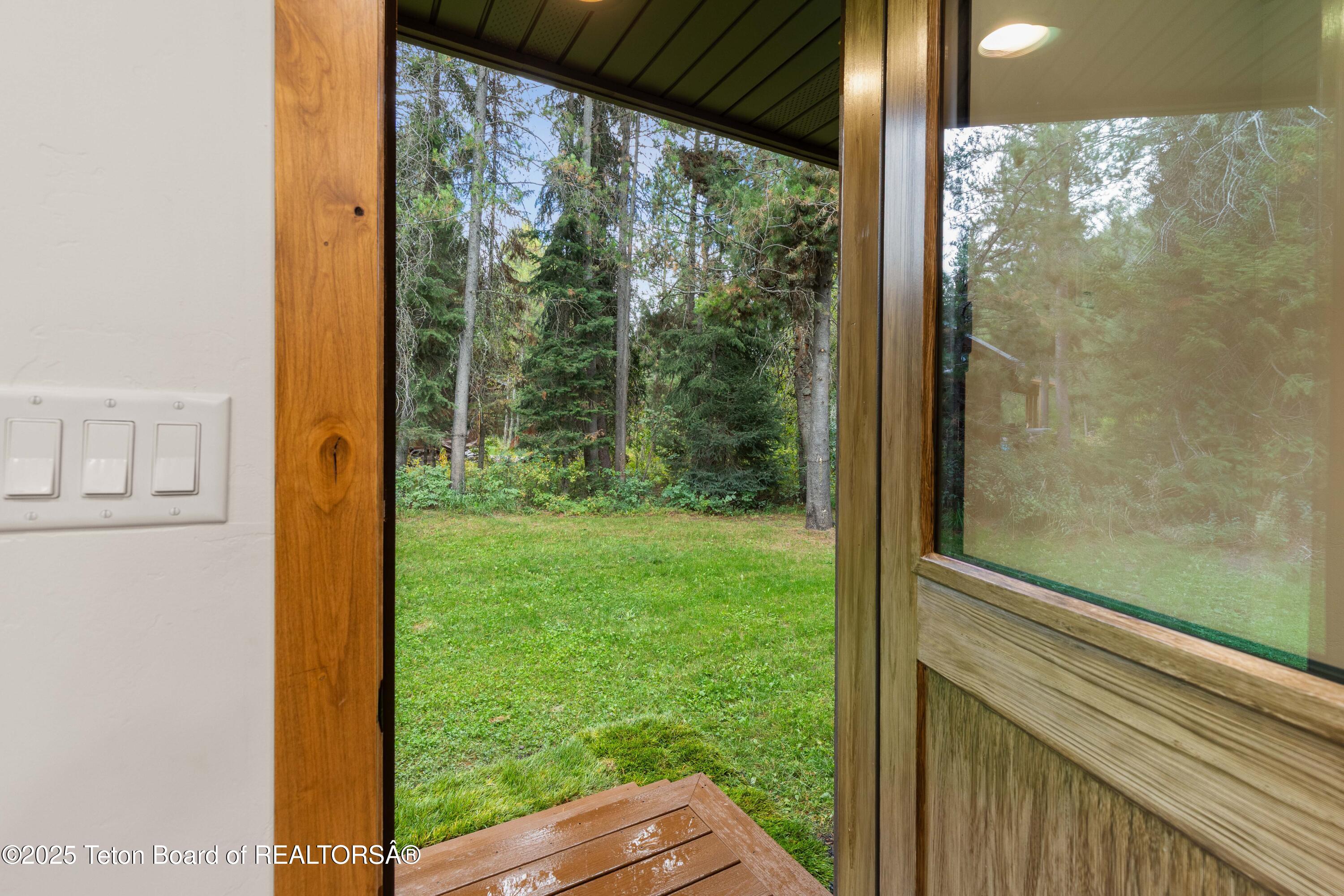 285 Spruce Street Alpine, WY 83128 - Photo 37 of 40 285 Spruce_IMG_5139