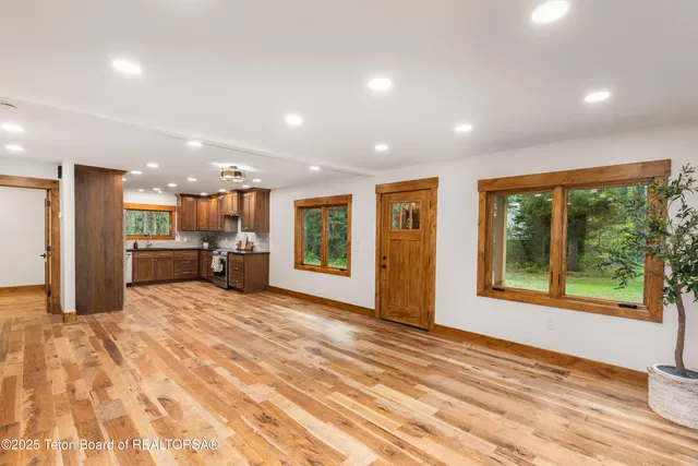 $1,050,000 | 285 Spruce Street, Alpine, WY 83128