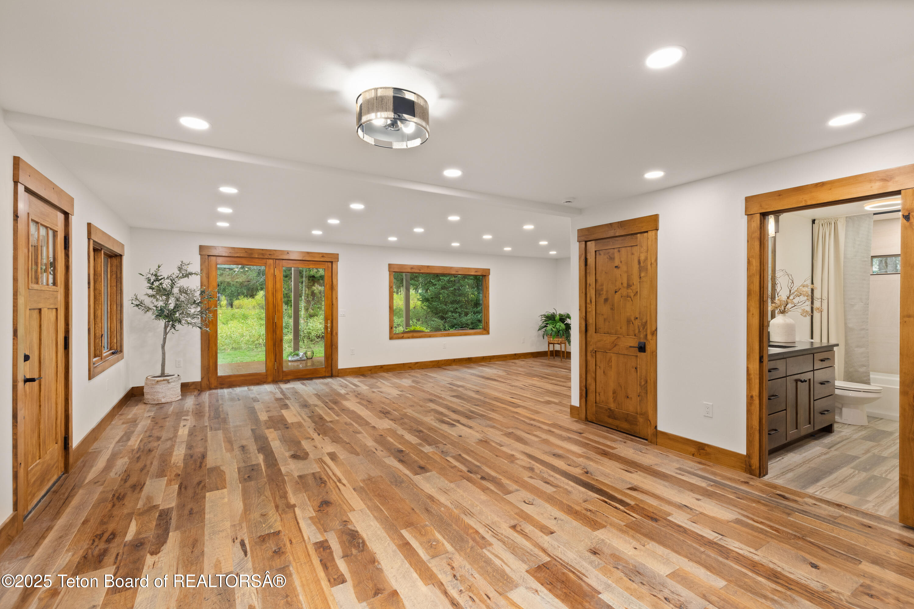 285 Spruce Street Alpine, WY 83128 - Photo 10 of 40 285 Spruce_IMG_5128