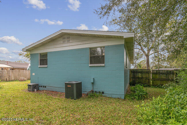 4415 Rainer Road Jacksonville, FL 32210 - Photo 15 of 19 023_4415_ranier_rd_23