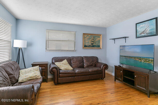 4415 Rainer Road Jacksonville, FL 32210 - Photo 3 of 19 009_4415_ranier_rd_9