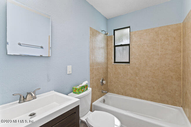 4415 Rainer Road Jacksonville, FL 32210 - Photo 8 of 19 014_4415_ranier_rd_14