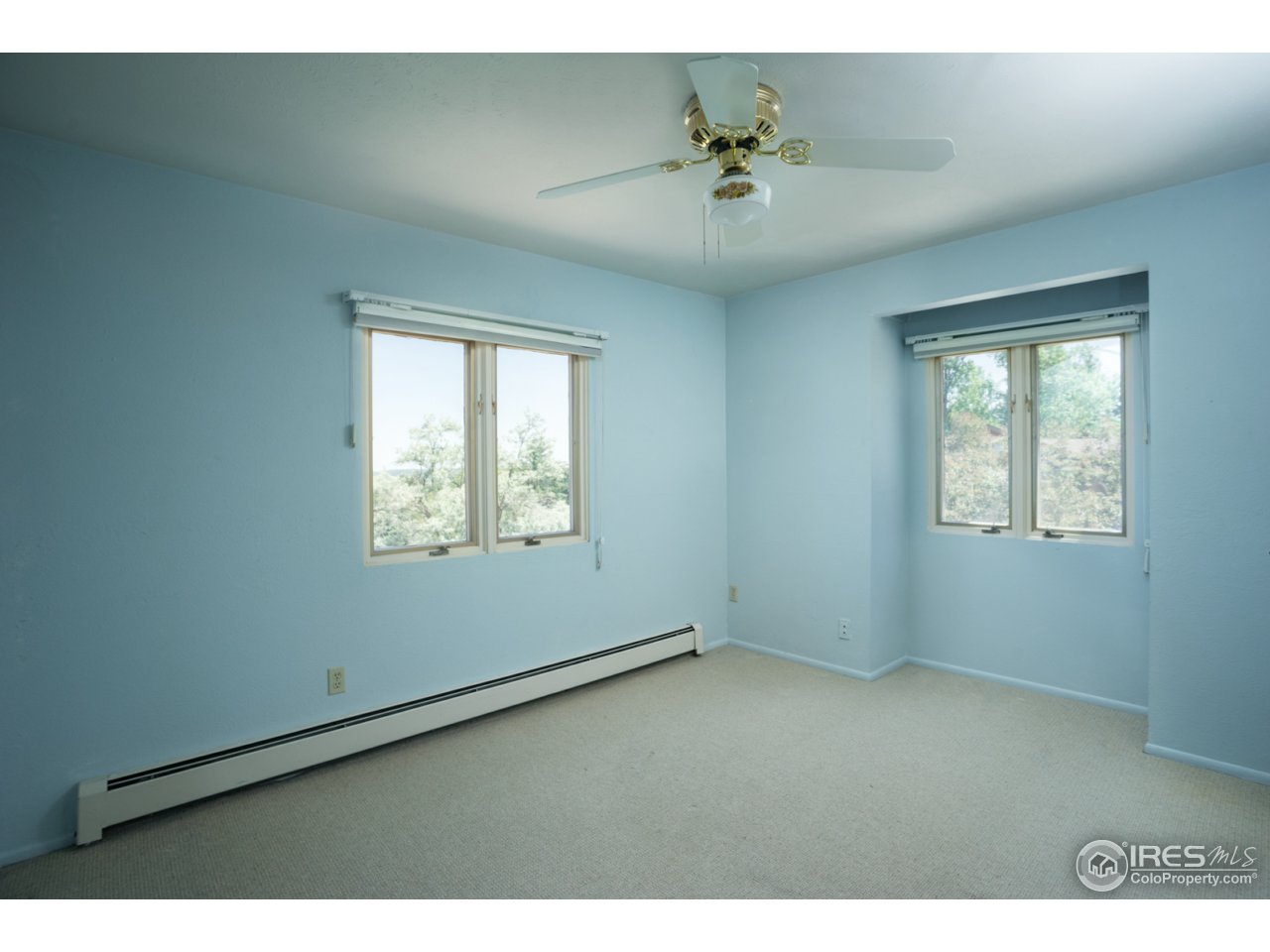 1755 View Point Road Boulder, CO 80305 - Photo 36 of 40 a view of an empty room and window