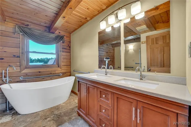 $635,000 | 6890 Heise Road, Clarence, NY 14032