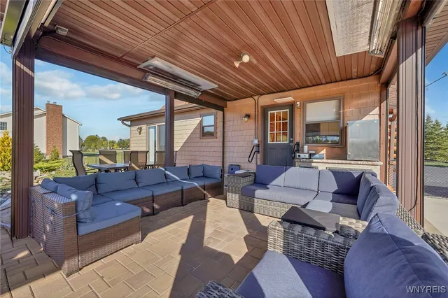 $635,000 | 6890 Heise Road, Clarence, NY 14032