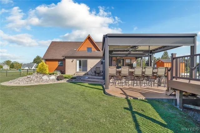 $635,000 | 6890 Heise Road, Clarence, NY 14032