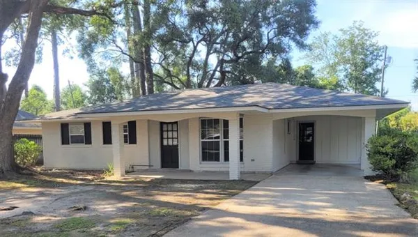 $1,700 | 309 Robin Hood Drive, Covington, LA 70433