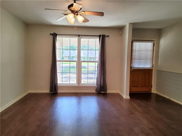 $1,700 | 309 Robin Hood Drive, Covington, LA 70433