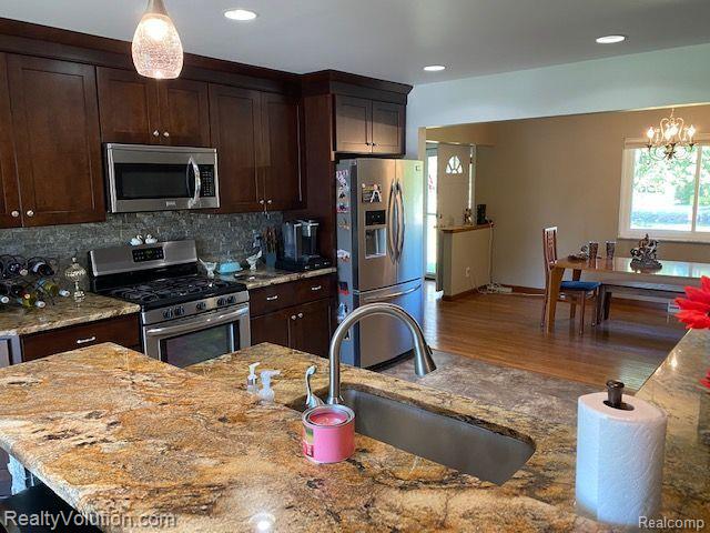 61211 Romeo Plank Road Ray, MI 48096 - Photo 4 of 44