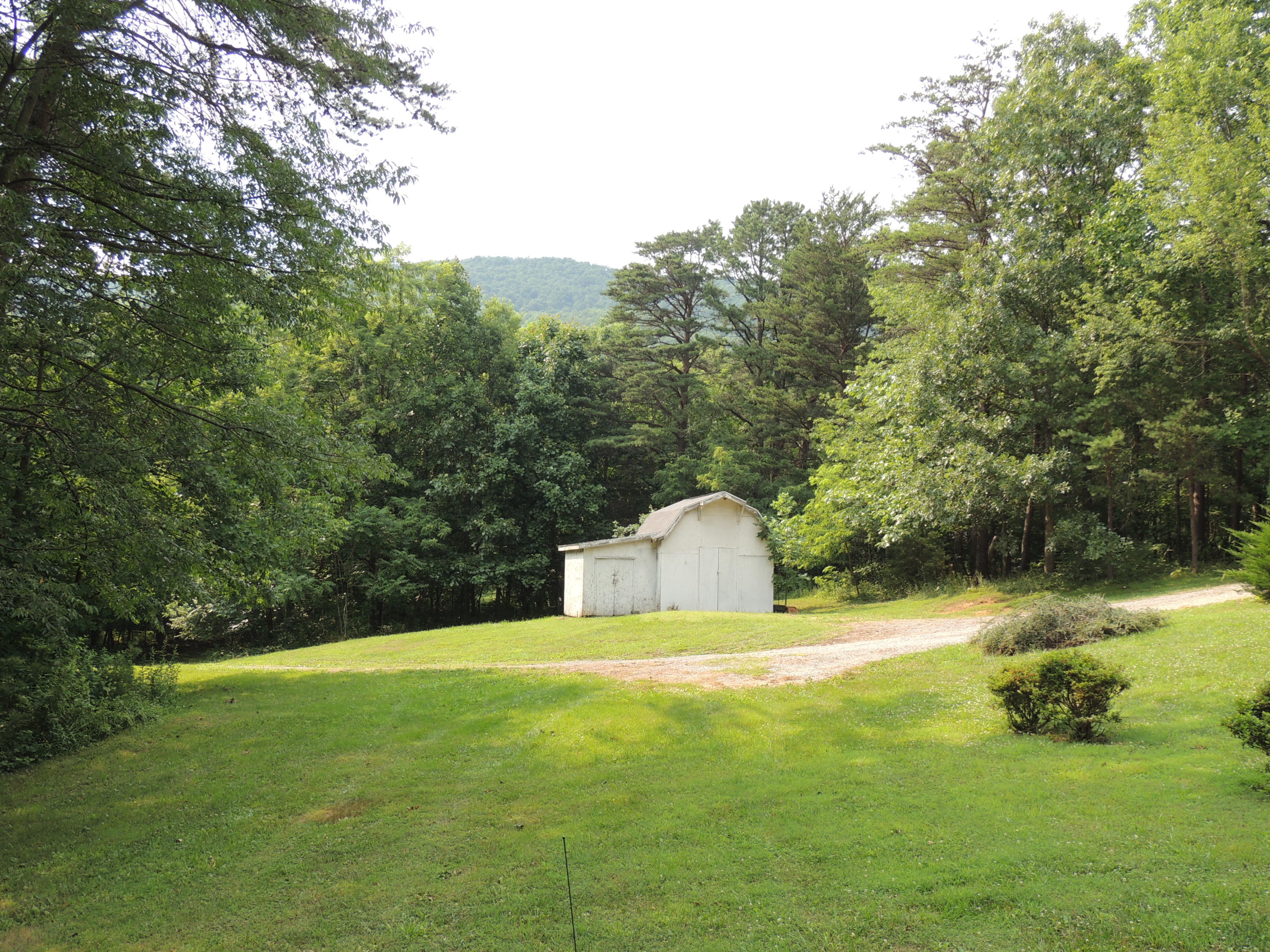 5426 Keffer Road Catawba, VA 24070 - Photo 20 of 30 Barn