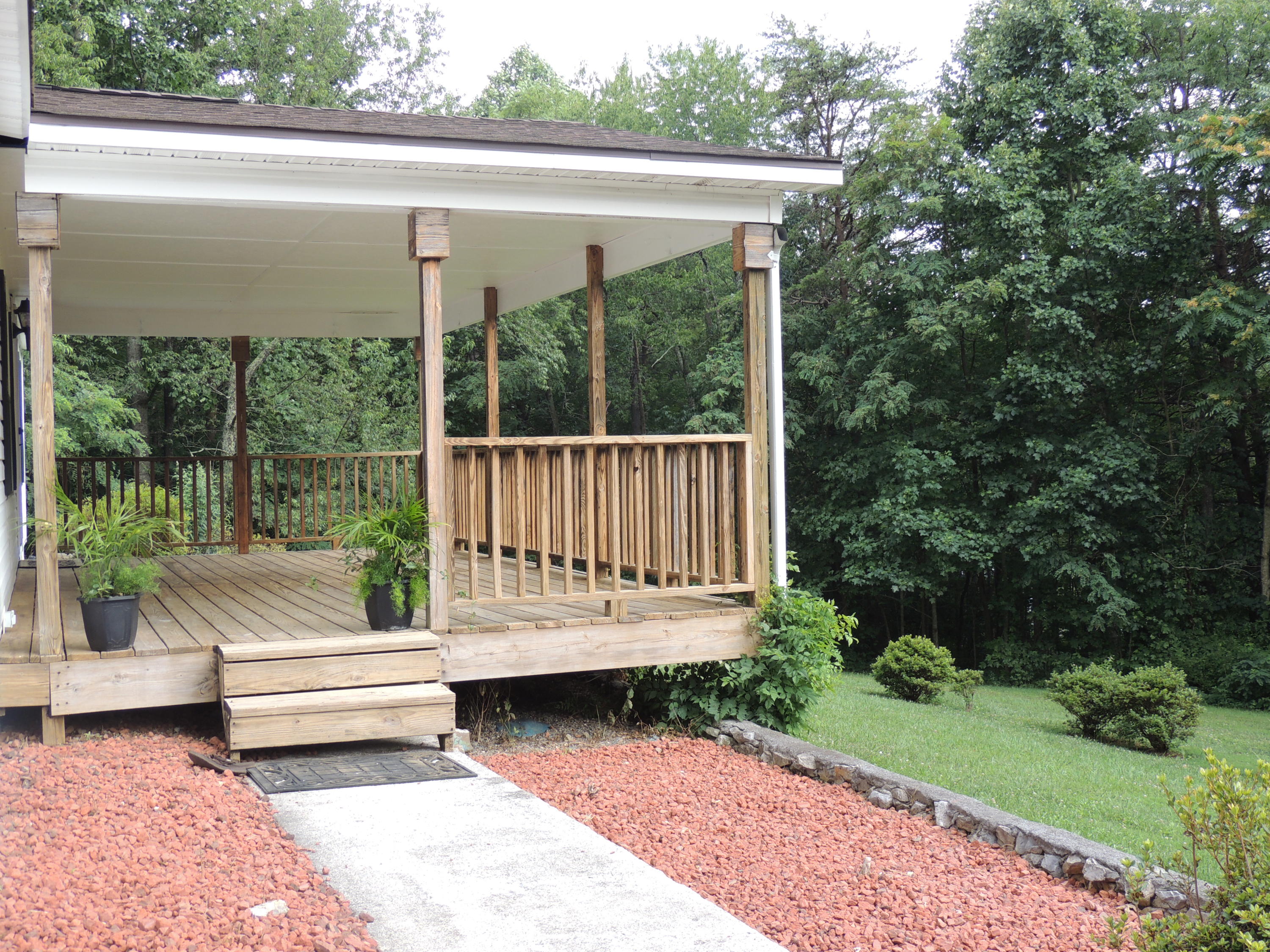 5426 Keffer Road Catawba, VA 24070 - Photo 4 of 30 Front walkway
